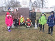 Возложение у мемориала "Никто не забыт-ничто не забыто"